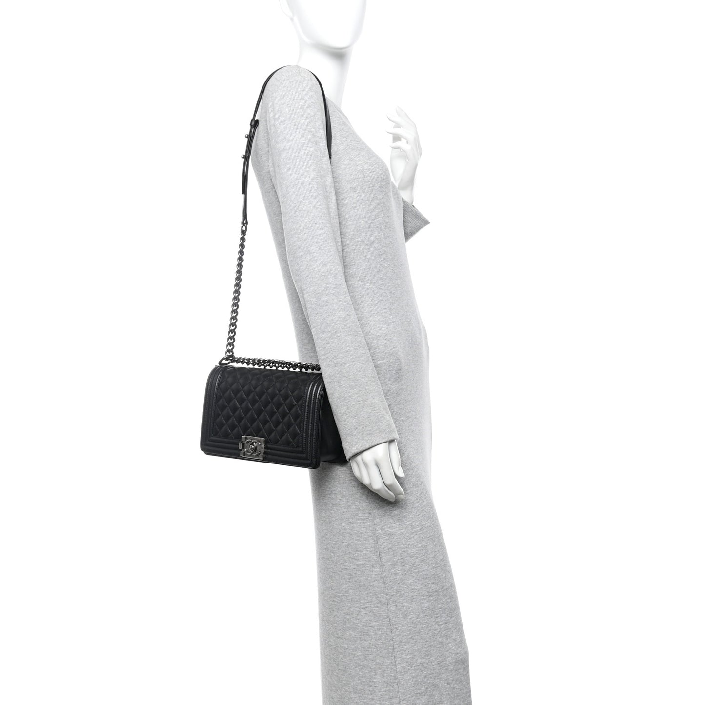 Caviar Quilted Medium Boy Flap Black