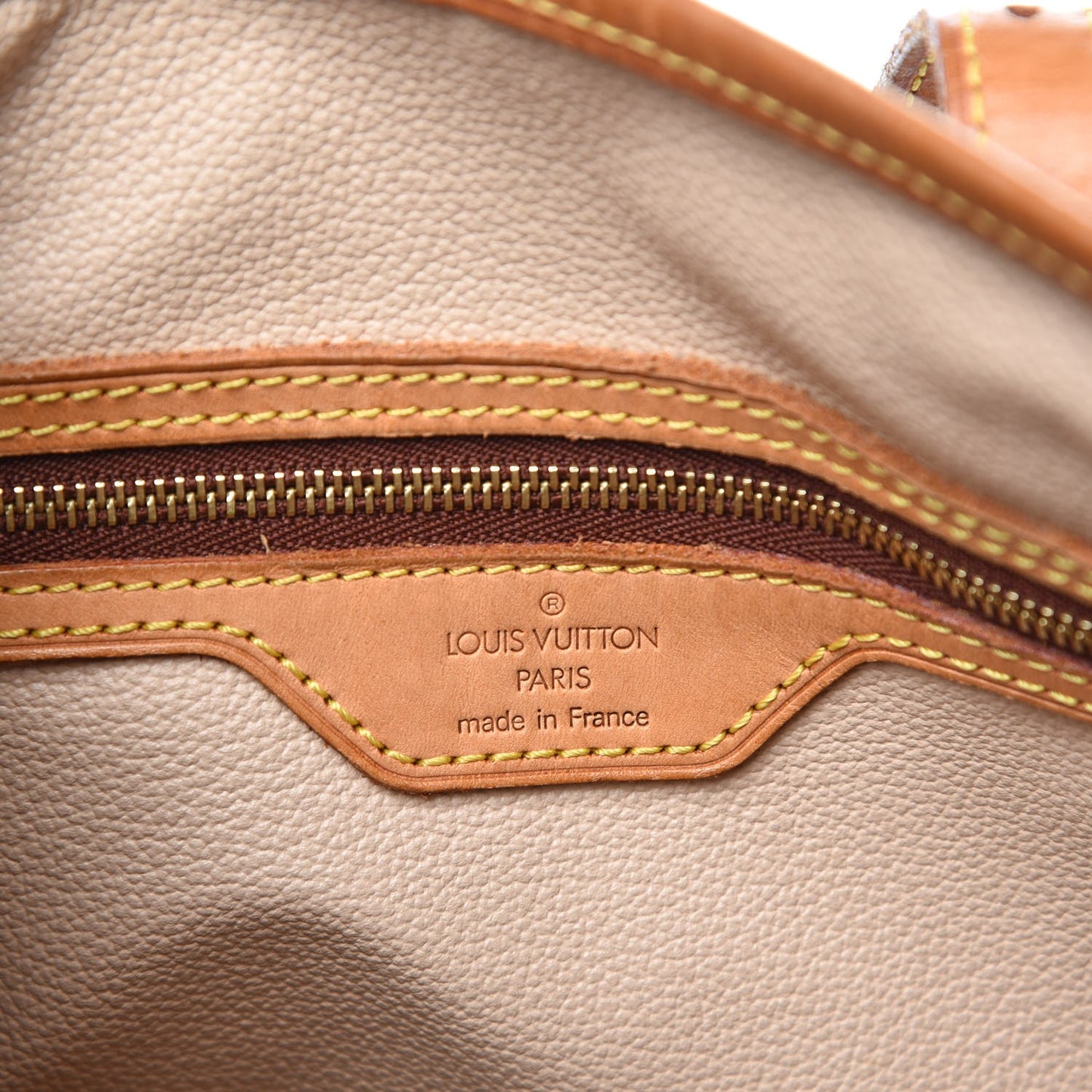 Monogram Petit Bucket 23