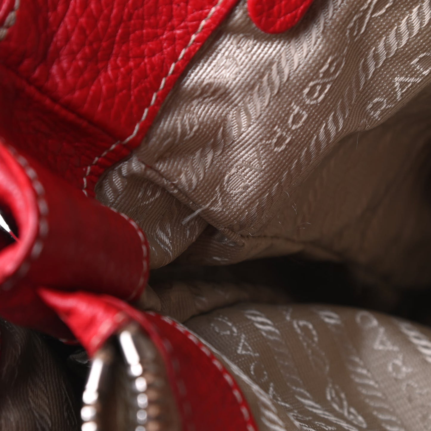 Vitello Daino Buckle Shoulder Bag Rosso