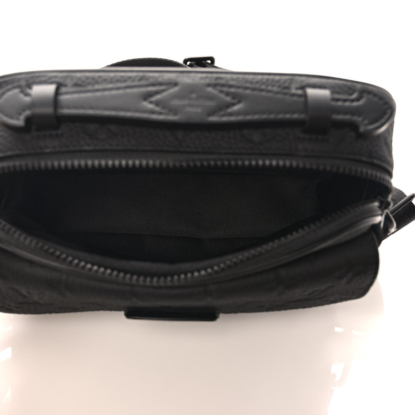 Taurillon Monogram S Lock Messenger Black