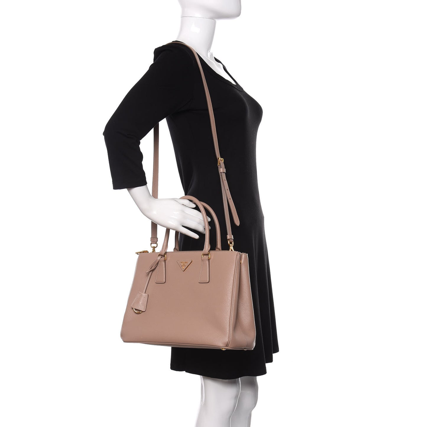 Saffiano Medium Galleria Double Zip Tote Cammeo