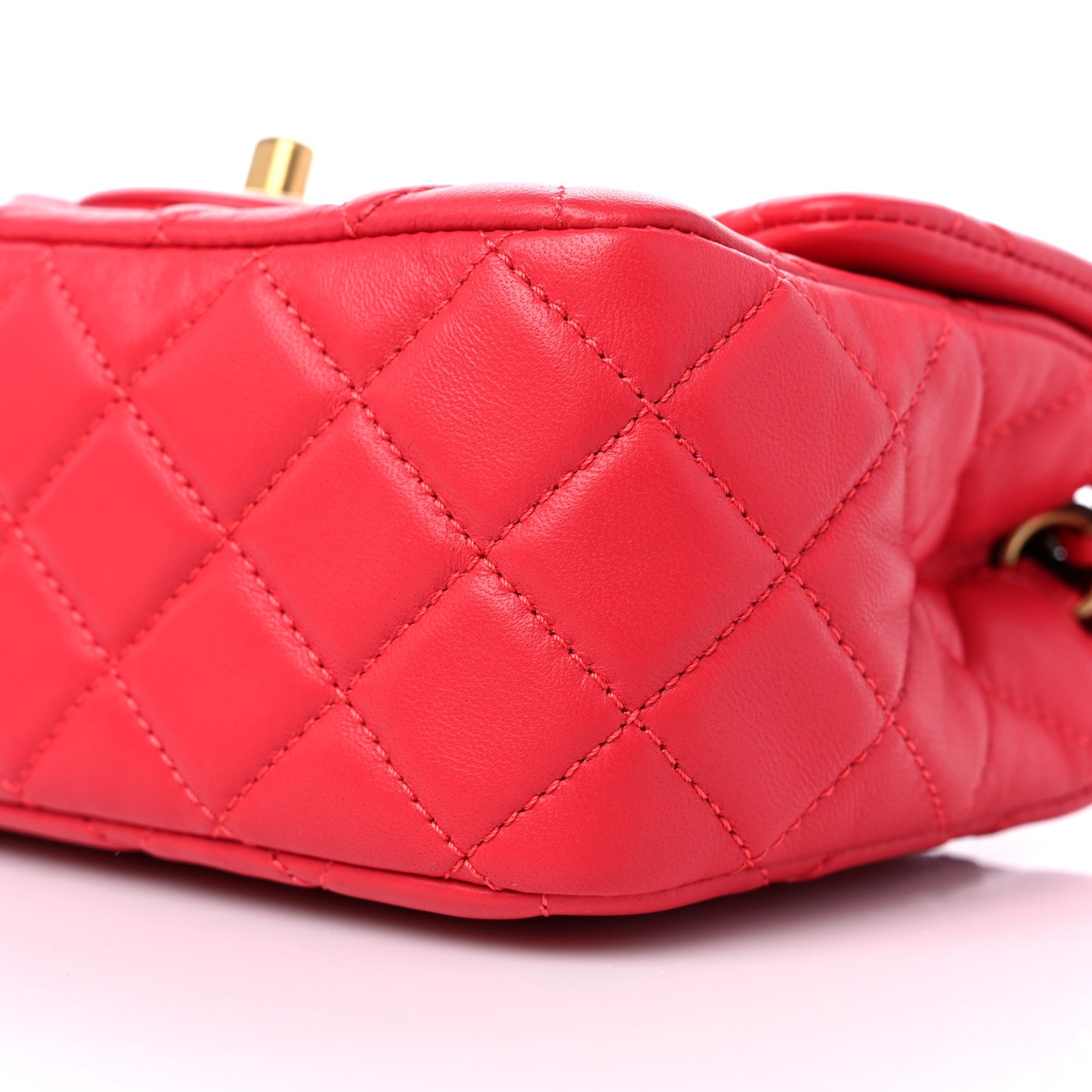 Lambskin Quilted Mini Pearl Crush Flap Red