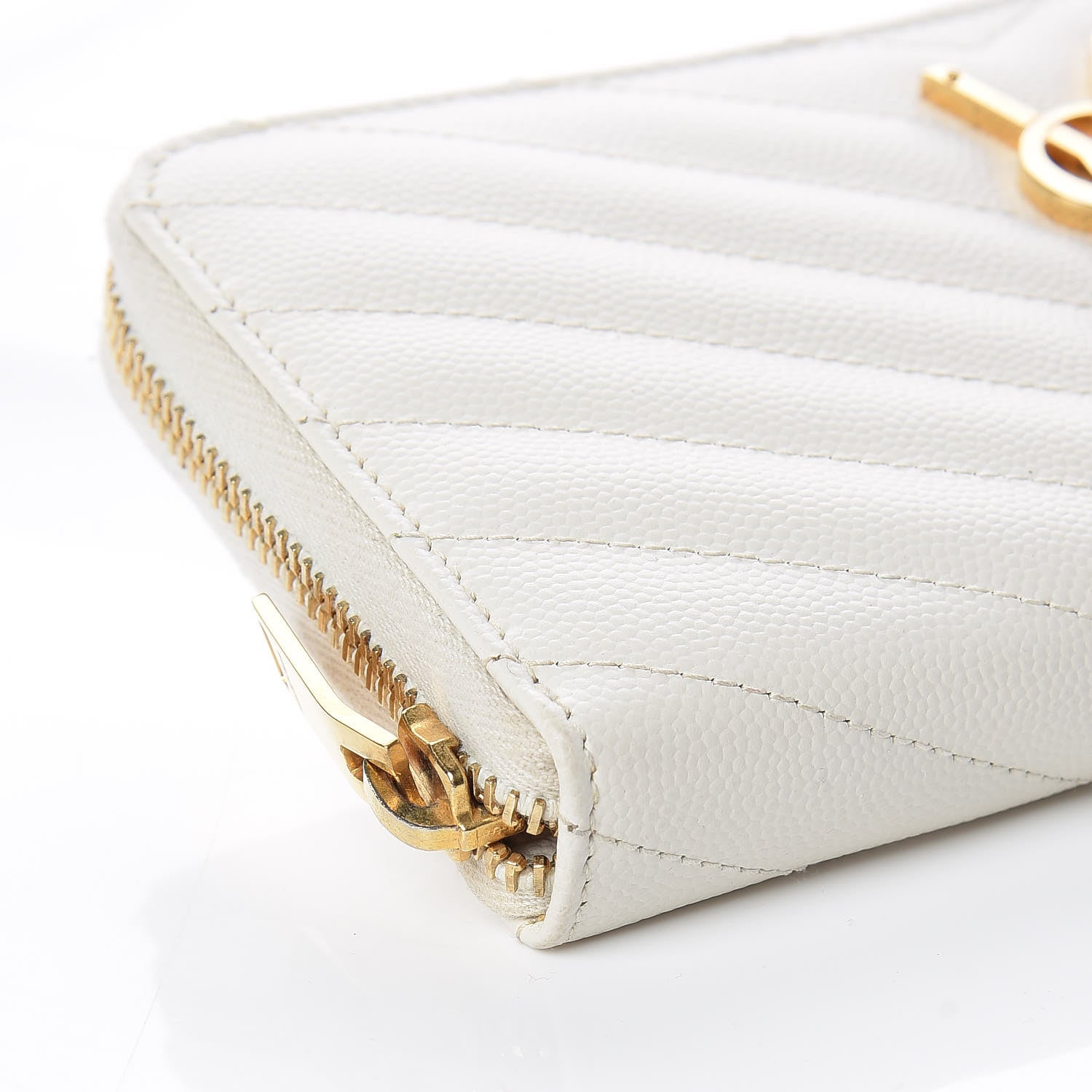 Saint Laurent Grain De Poudre Matelasse Chevron Monogram Zip Around Wallet Porcellana 5 of 10