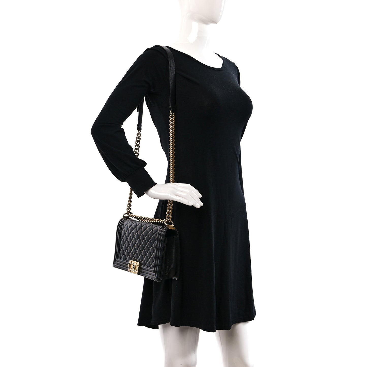 Caviar Quilted Medium Boy Flap Black