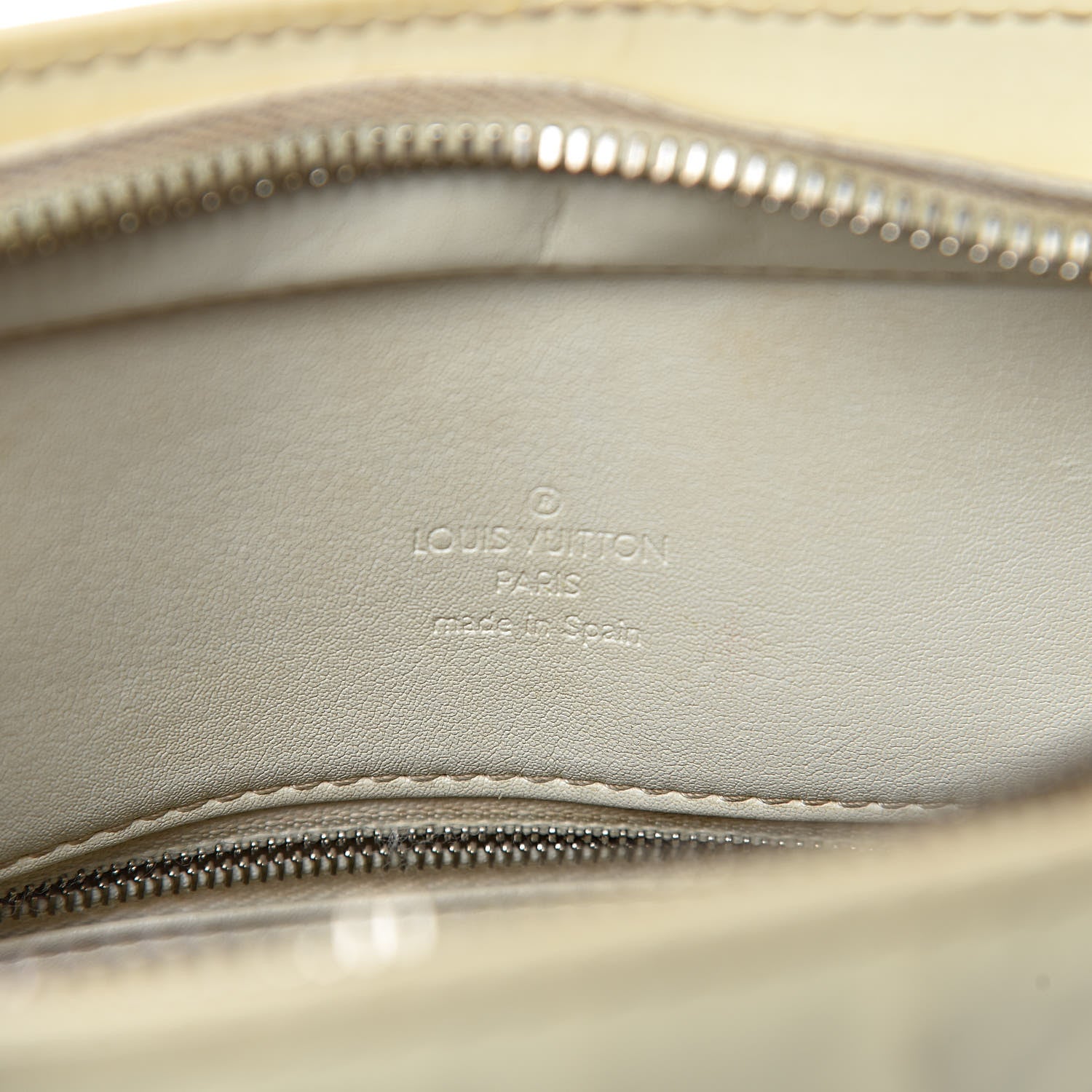 Louis Vuitton Vernis Houston Perle 11 of 29