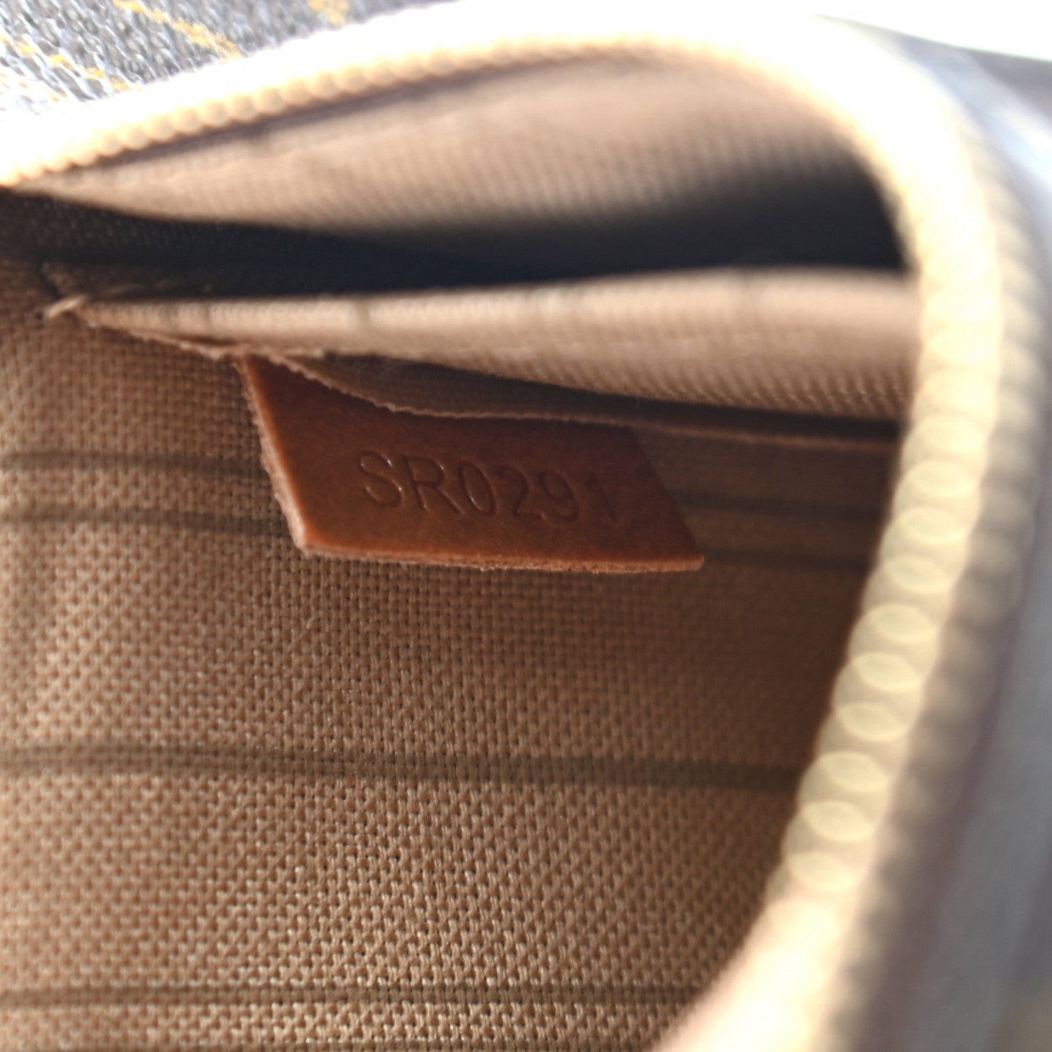 Louis Vuitton Monogram Neverfull PM Pochette 7 of 7