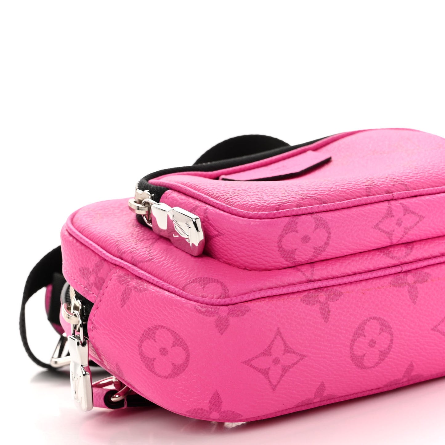 Taigarama Outdoor Pouch Fuchsia