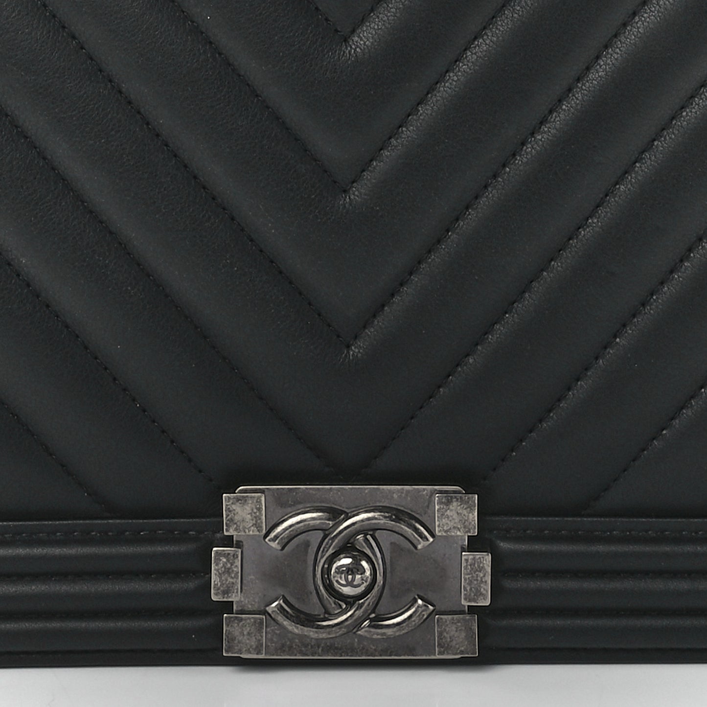 Calfskin Chevron Quilted Large Boy Flap Black