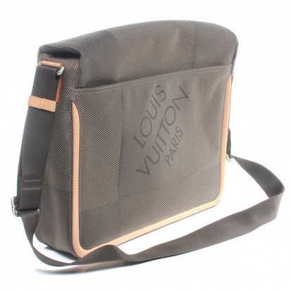 Louis Vuitton Damier Geant Messenger Bag Terre 3 of 7