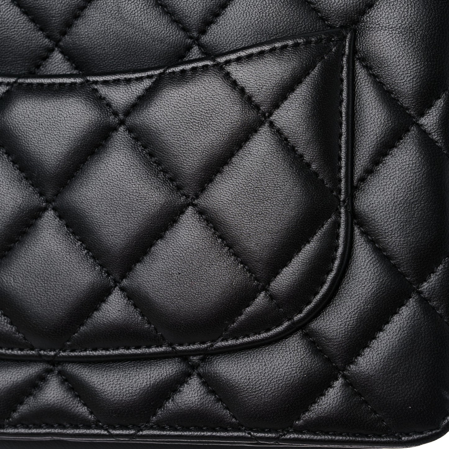 Lambskin Quilted Wallet On Chain WOC Black