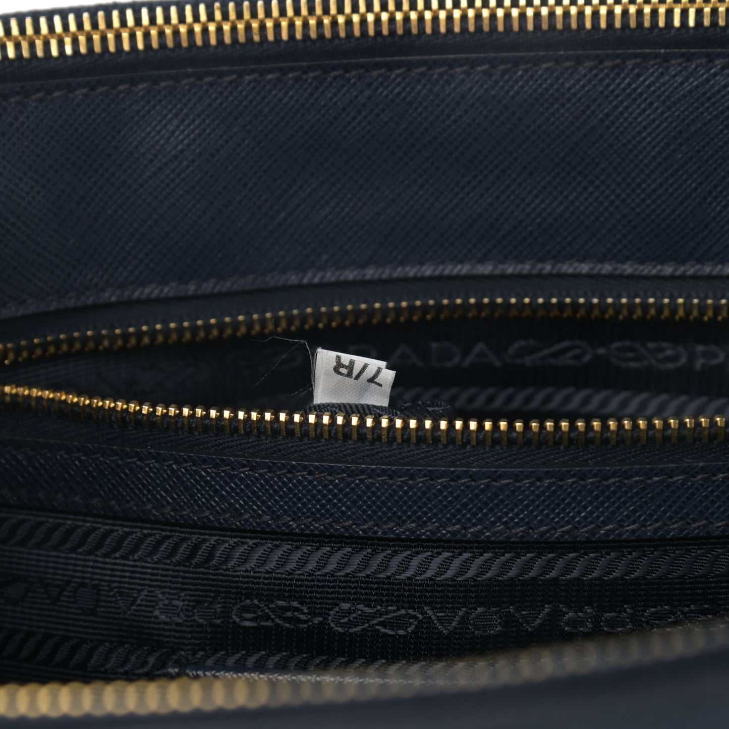 Saffiano Lux Medium Tote Bluette