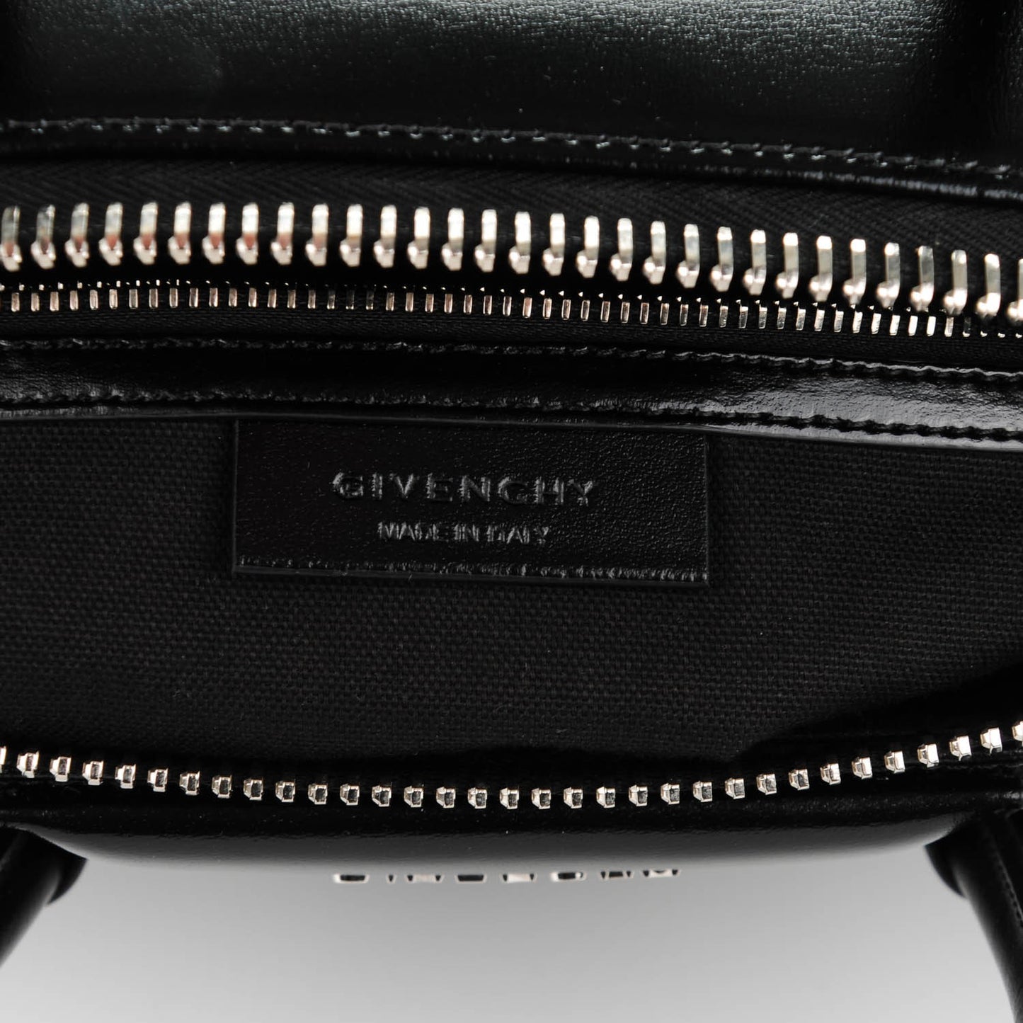 Shiny Lord Calfskin Small Antigona Black