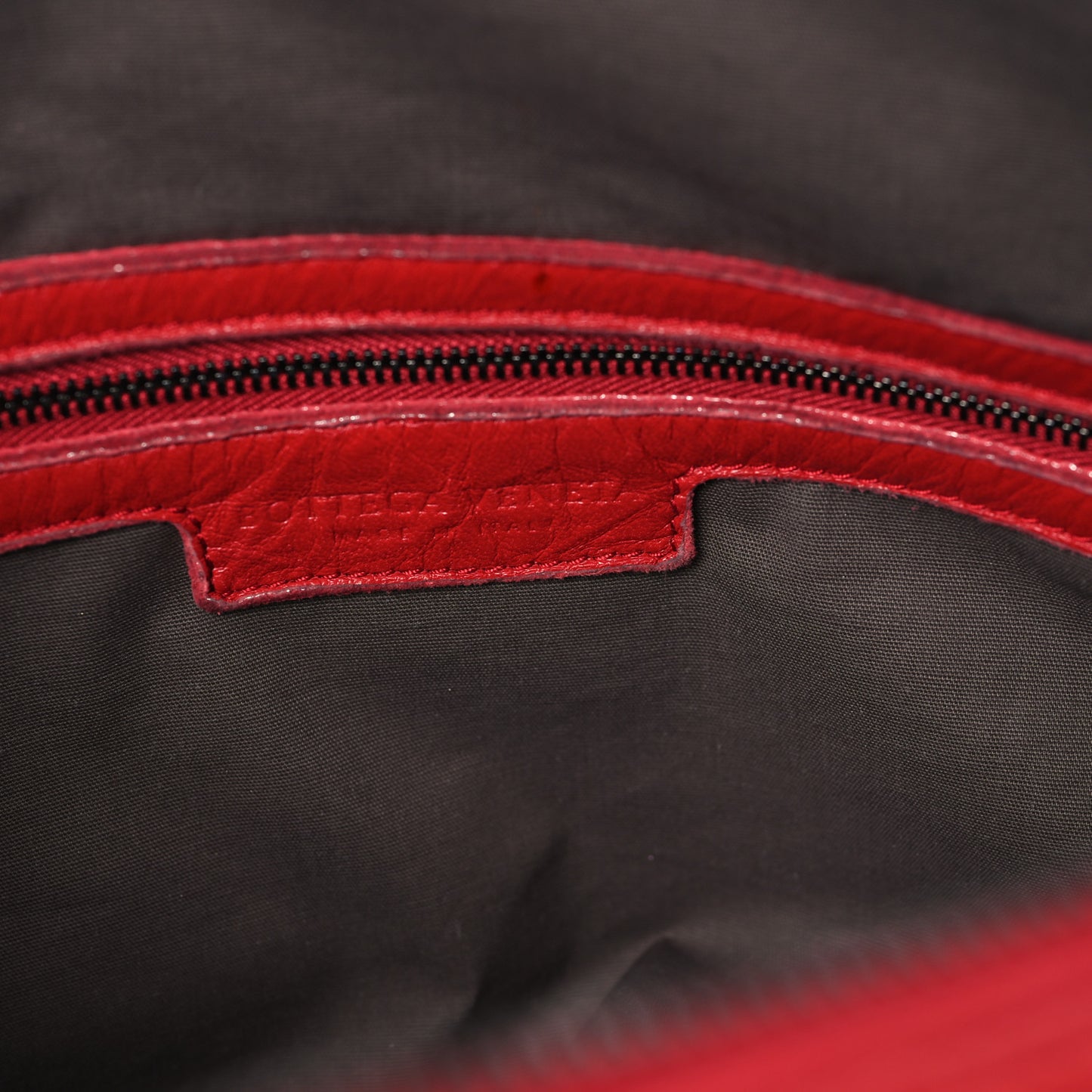 Nappa Intrecciato Boston Bag Carmine