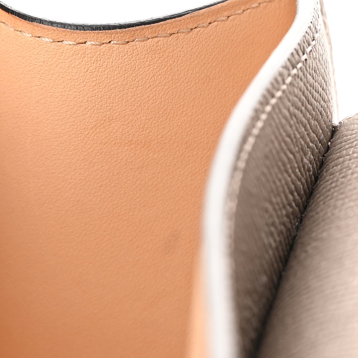 Carat Calfskin Gabrielle BB Tourterelle