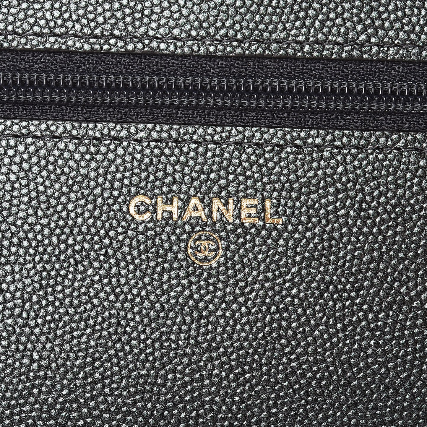 Iridescent Caviar Quilted Wallet On Chain WOC Black