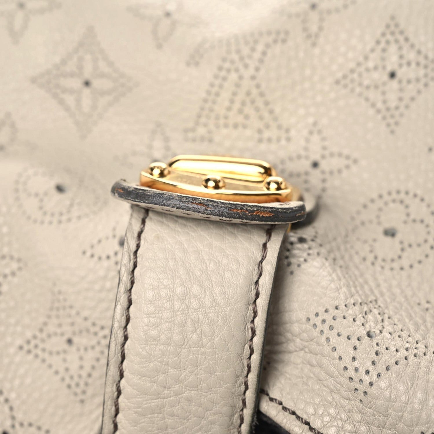 Louis Vuitton Mahina XL Ivory 29 of 29