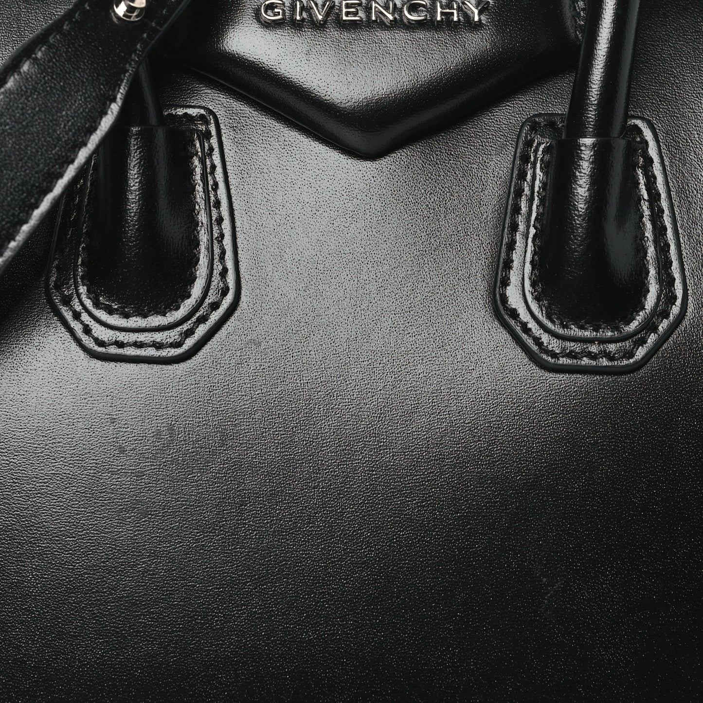 Shiny Lord Calfskin Mini Antigona Black