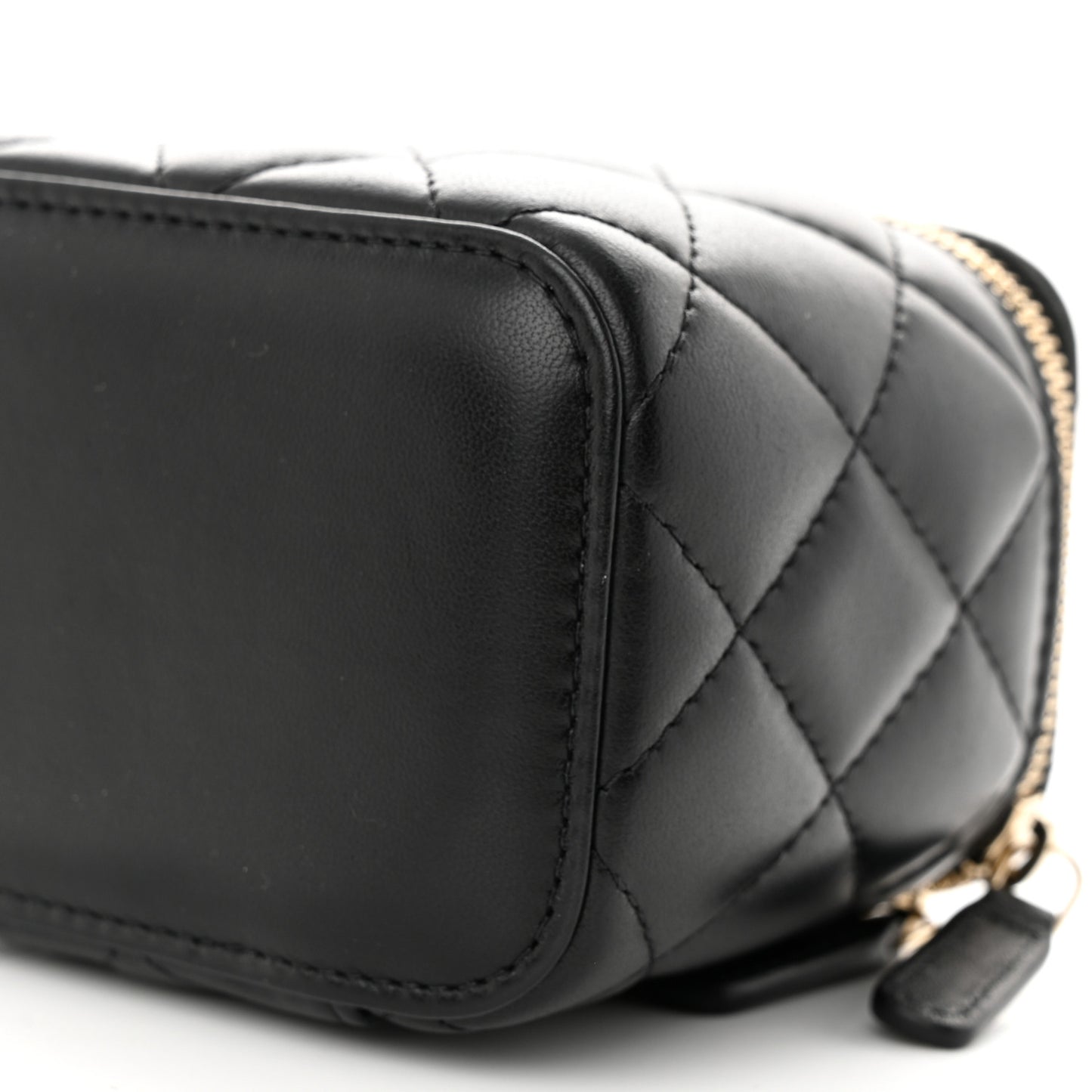 Lambskin Quilted Mini Pearl Crush Vanity Case With Chain Black