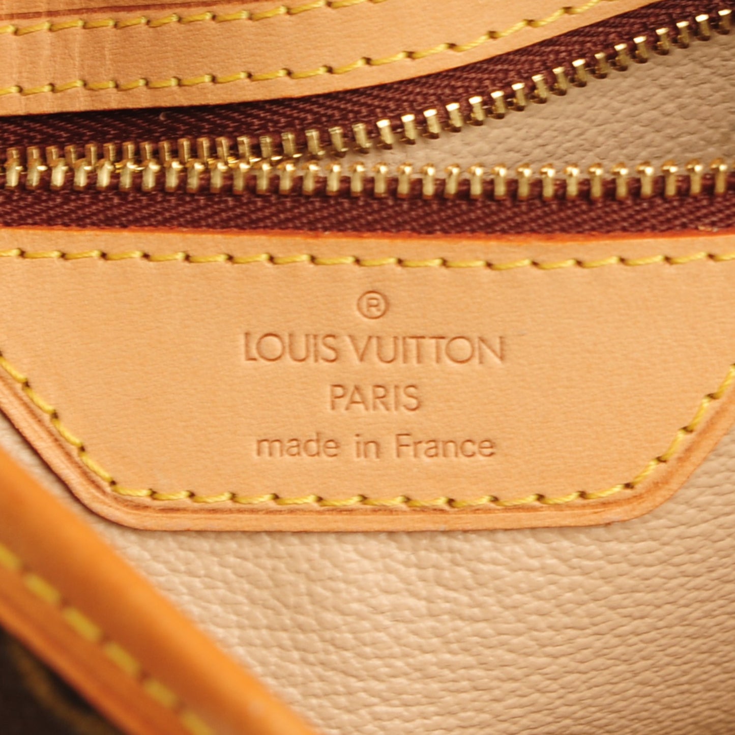 Monogram Petit Bucket 23