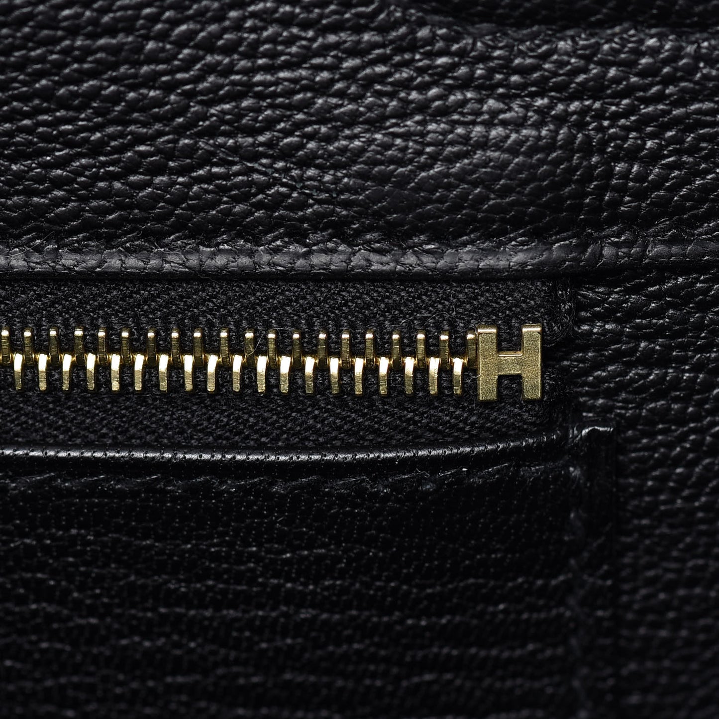 Taurillon Novillo Shiny Niloticus Crocodile Birkin Touch 30 Black