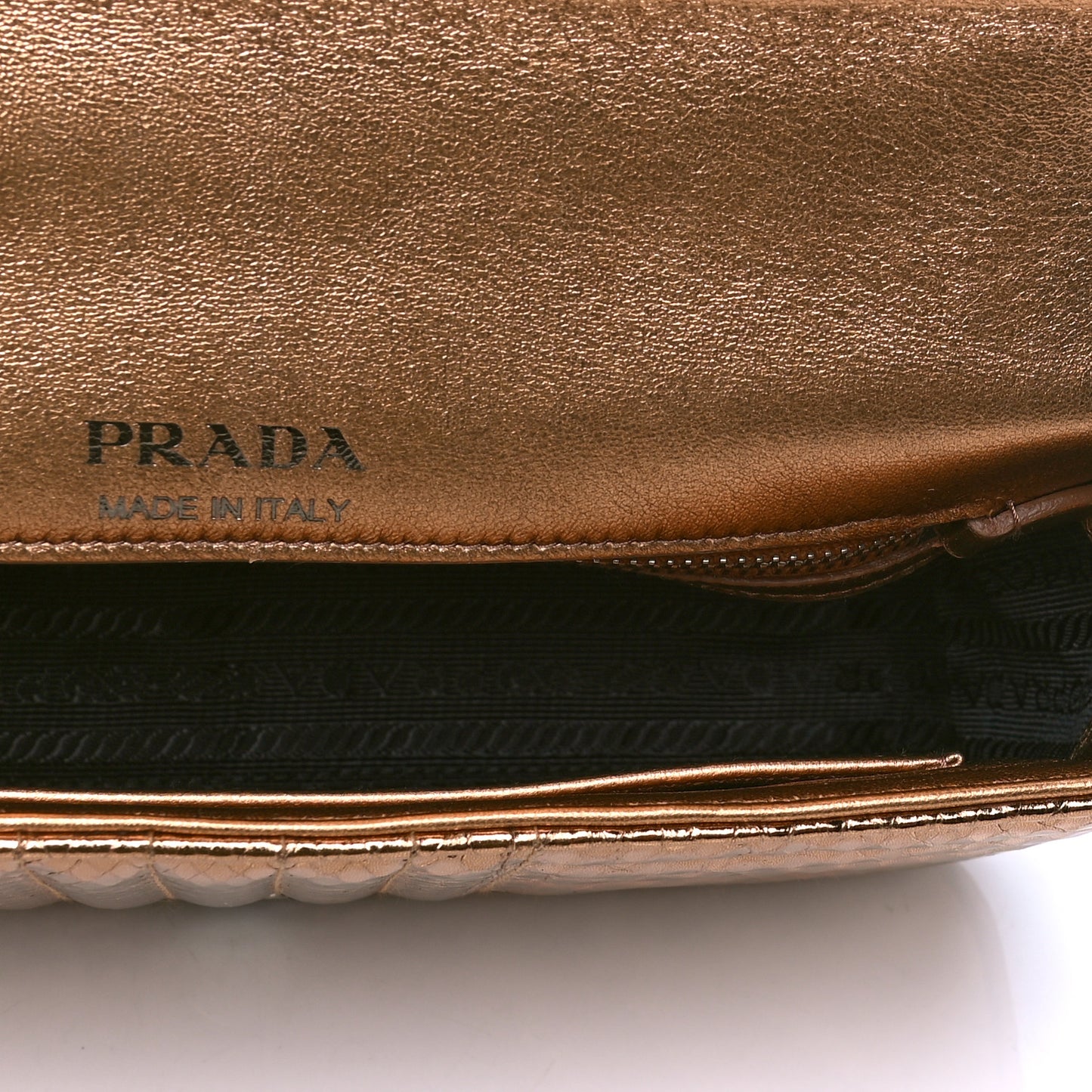 Metallic Ayers Impunture Diagramme Small Chain Flap Shoulder Bag Cammeo Mordo