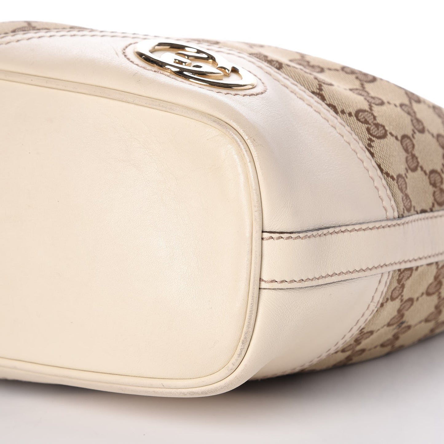Monogram Medium New Britt Hobo Off White