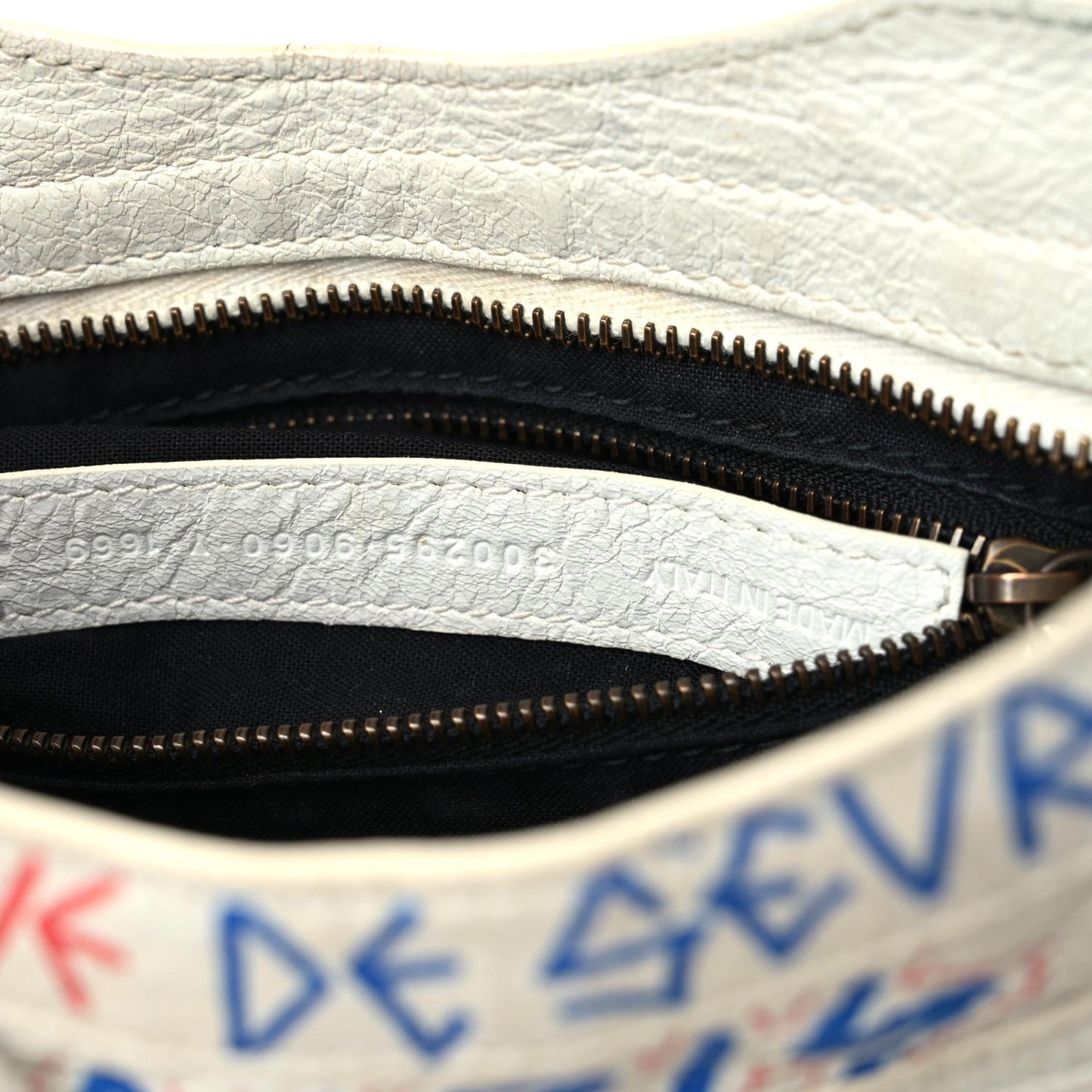 Agneau Graffiti All Over Classic Hardware Mini City White Bleu Rouge