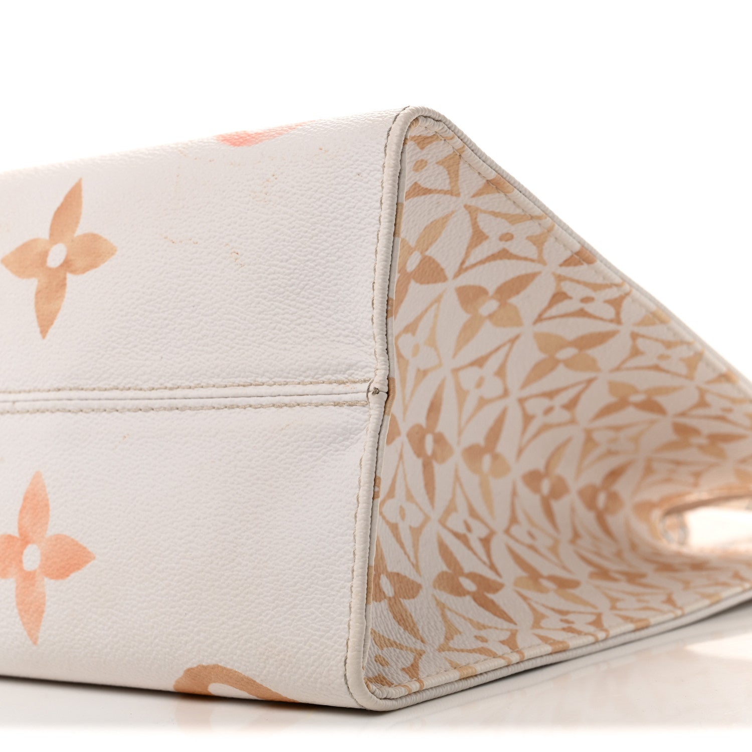 Louis Vuitton Monogram Giant By The Pool 2.0 Onthego MM Beige 9 of 12