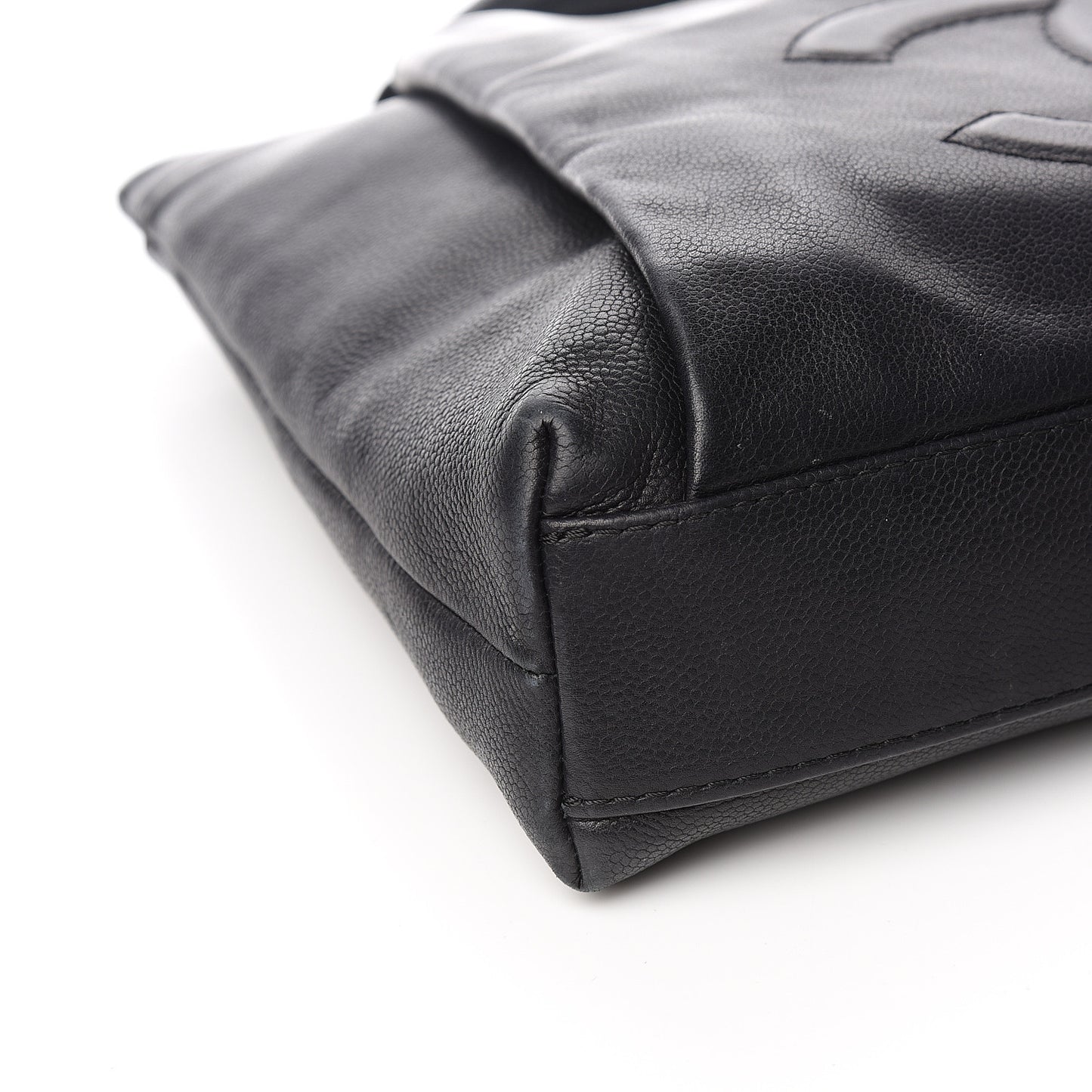 Caviar Large CC Tuck Tote Black