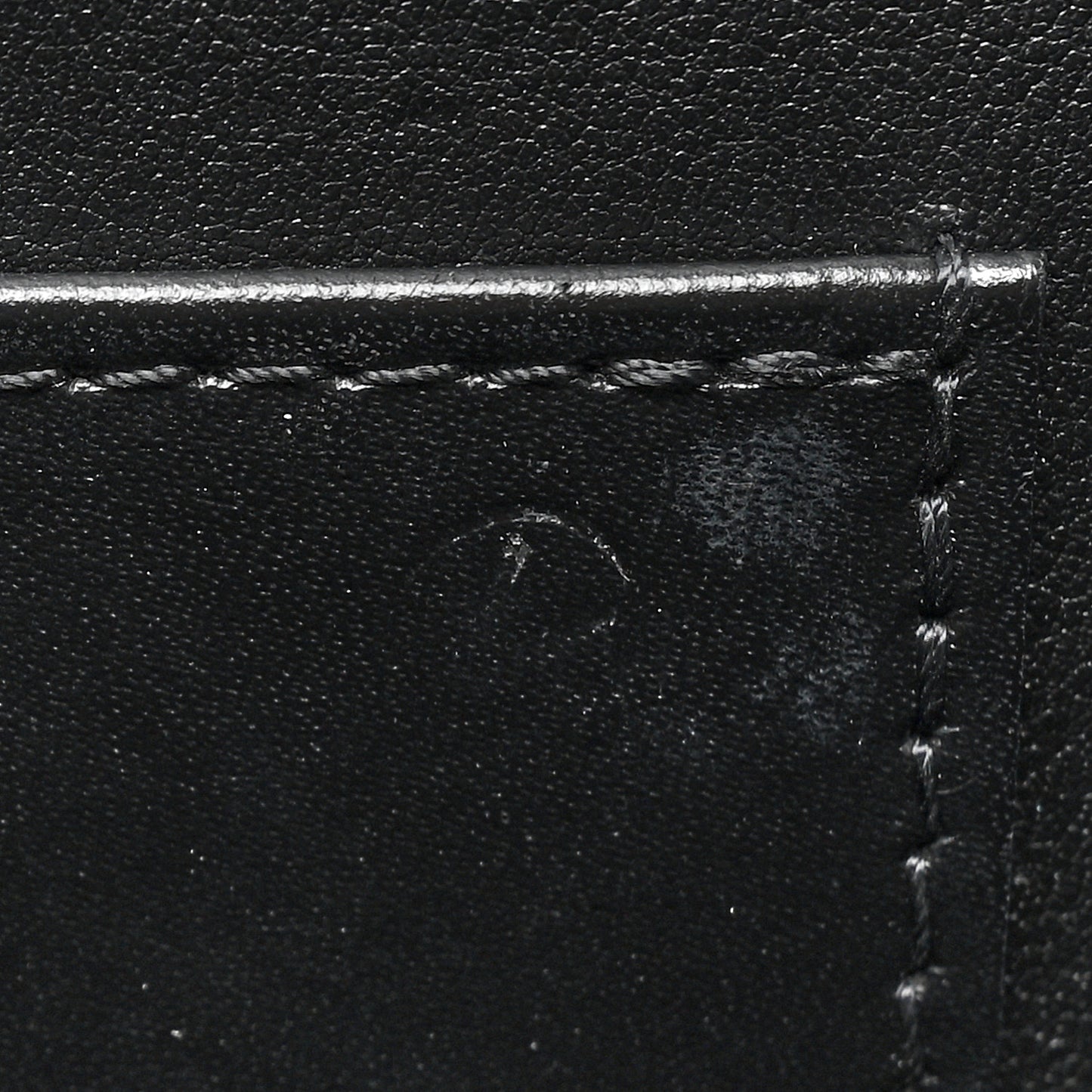 Grained Smooth Calfskin Rose Des Vents MM Black