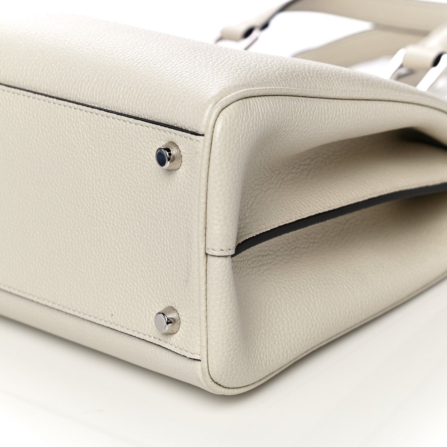 Gucci Grainy Calfskin Medium Zumi Top Handle Bag Mystic White 11 of 11