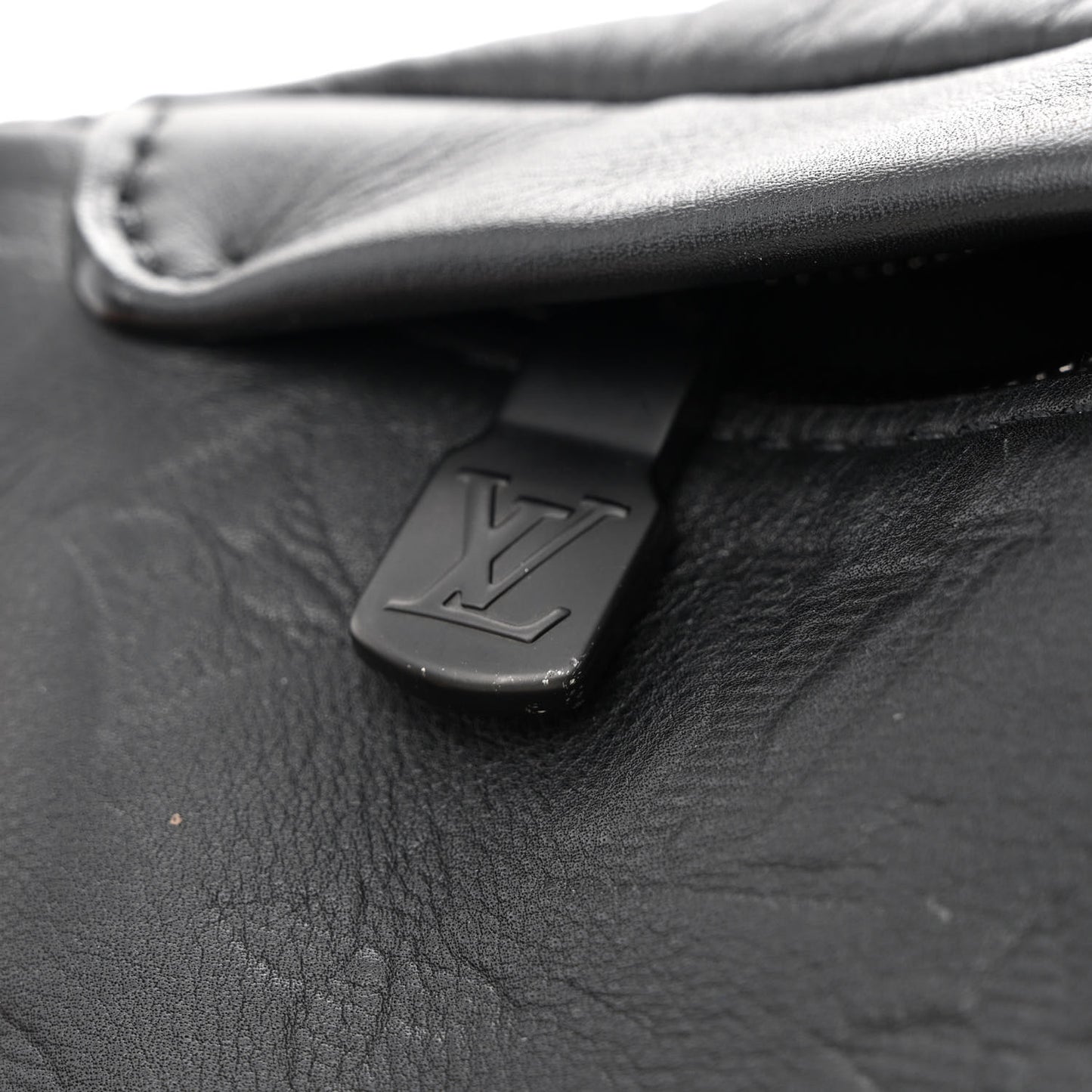 Calfskin Monogram Shadow Discovery Bumbag Black