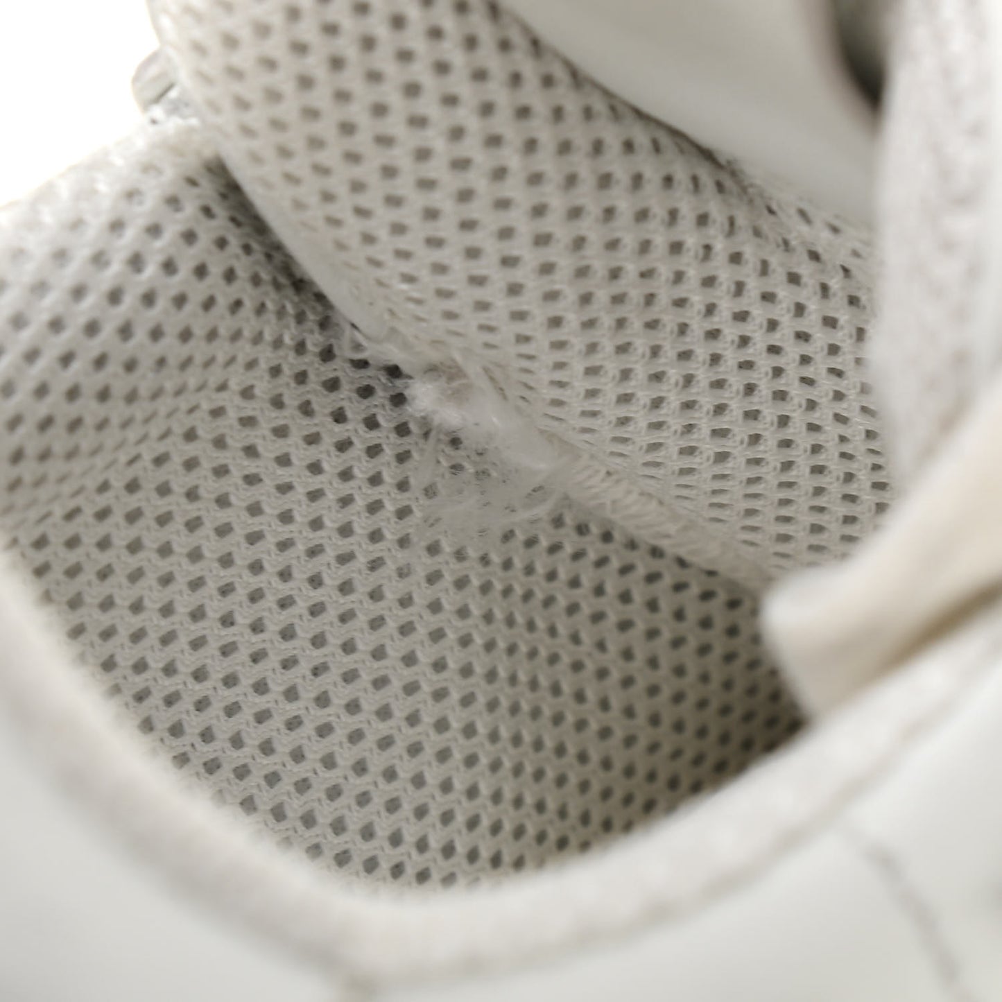 Calfskin Womens VL7N Sneakers 37.5 White Ice