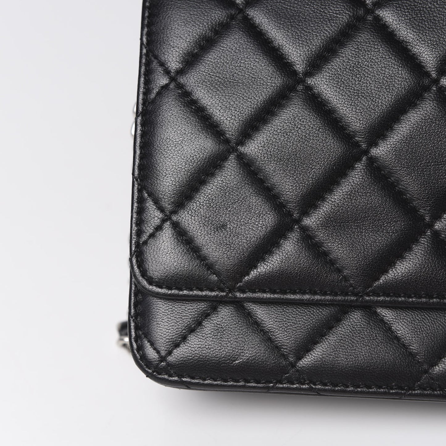 Lambskin Quilted Wallet On Chain WOC Black