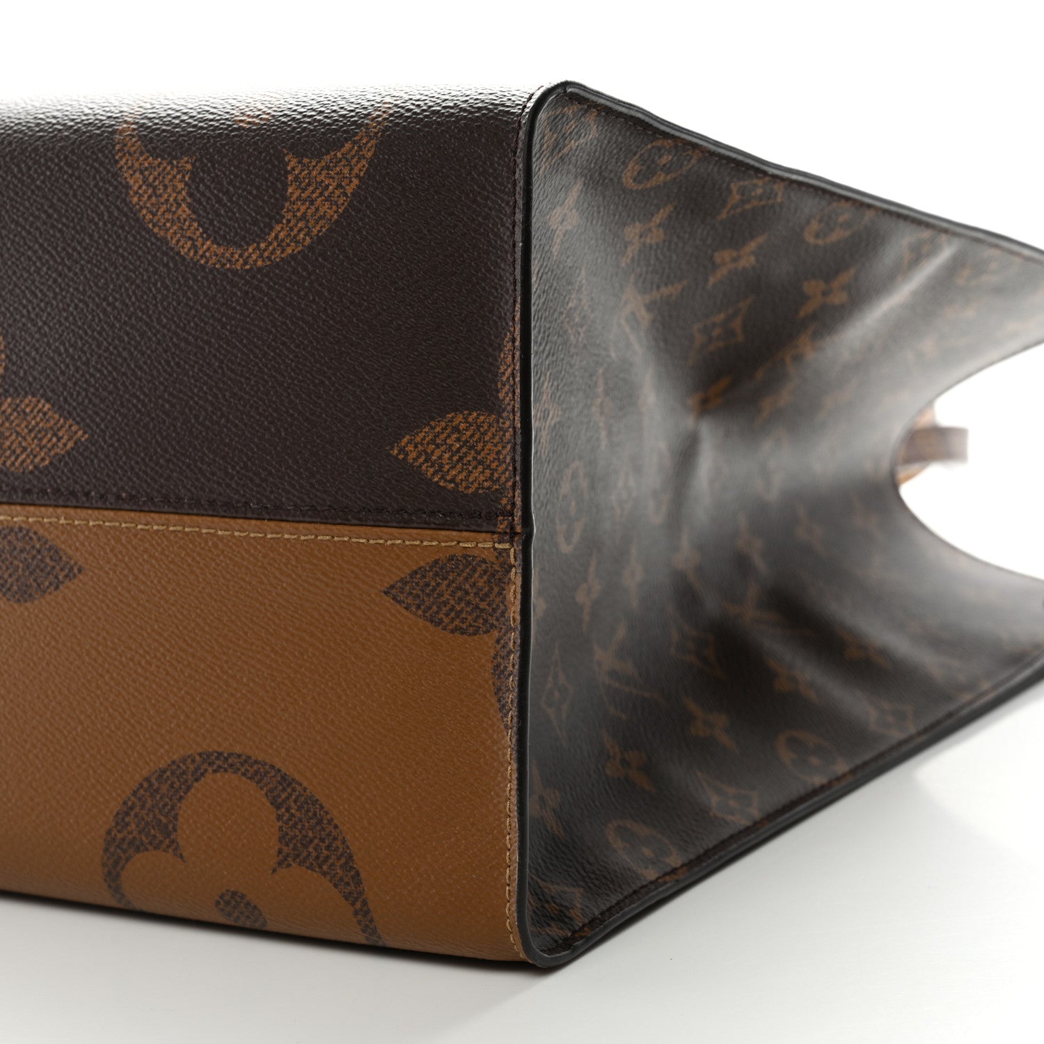 Louis Vuitton Reverse Monogram Giant Onthego GM 9 of 9