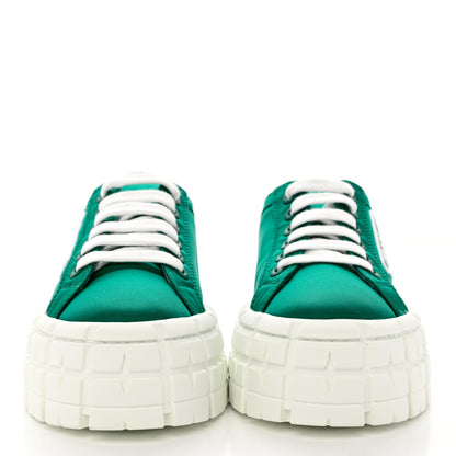 Prada Re-Nylon Gabardine Triangle Logo Double Wheel 50mm Sneakers 37.5 Assenzio 2 of 10