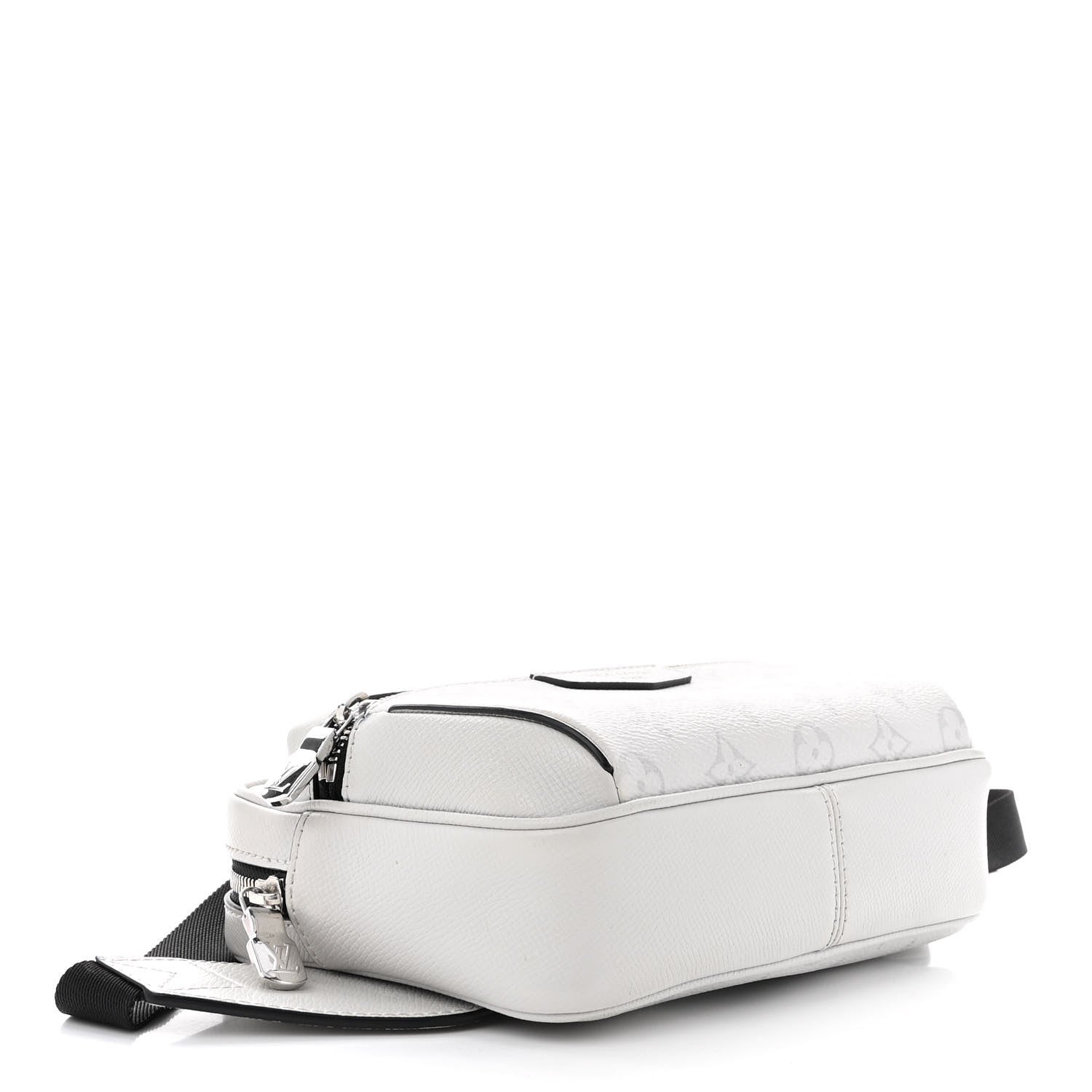 Louis Vuitton Taiga Monogram Outdoor Bumbag White 4 of 10