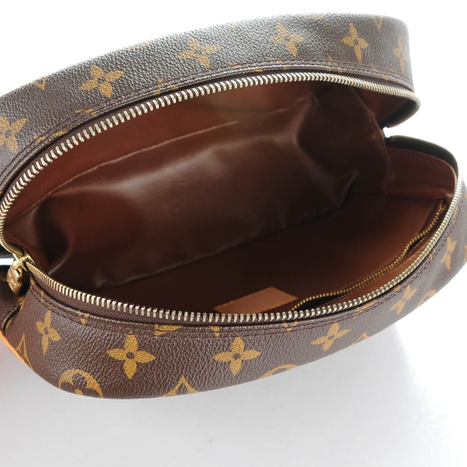 Louis Vuitton Monogram Toiletry Bag 25 5 of 7