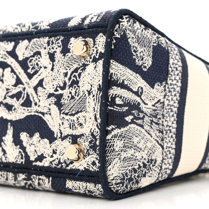 Christian Dior Canvas Toile De Jouy Reverse Embroidered Medium Lady D-Lite Navy 9 of 9