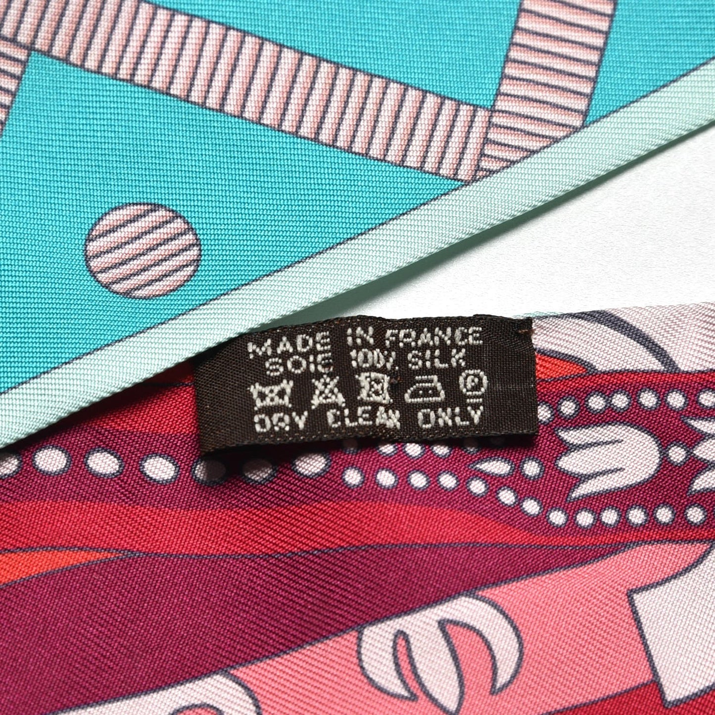 Silk Balade en Berline Twilly Vert Rose Poudre Rouge