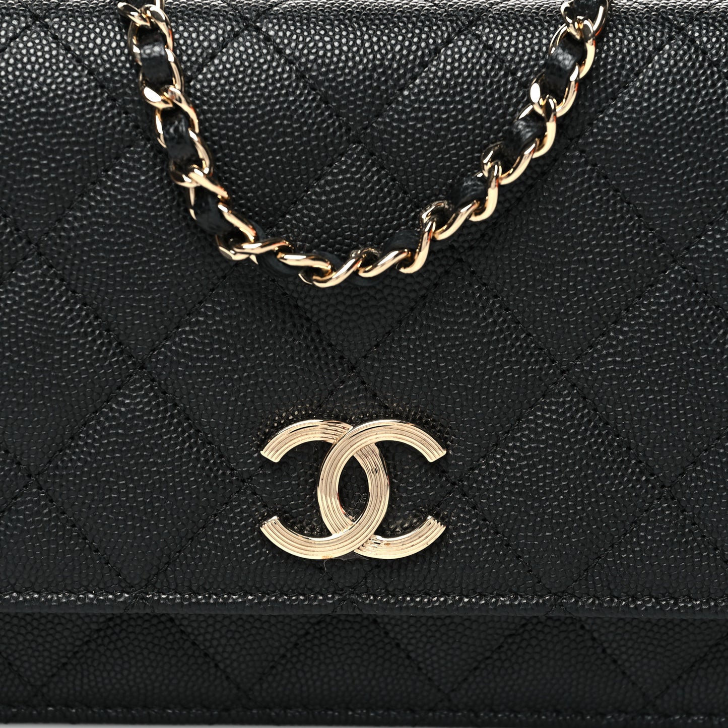 Caviar Quilted Striated CC Wallet On Chain WOC Black
