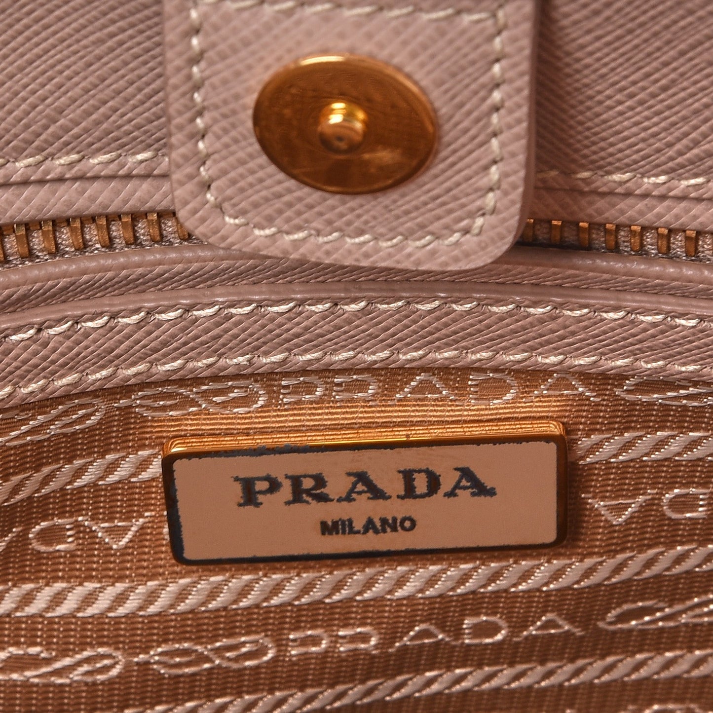 Saffiano Lux Medium Tote Cammeo
