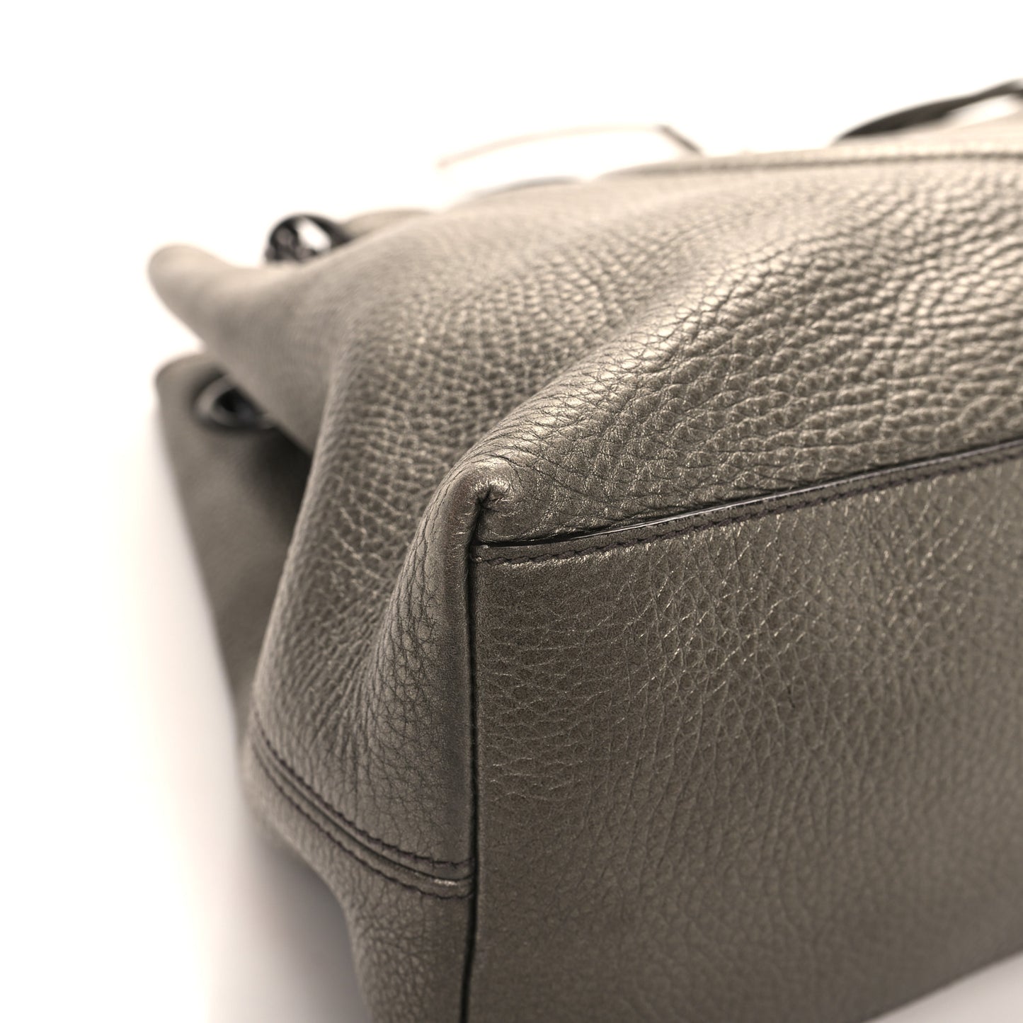 Metallic Pebbled Calfskin Medium Soho Chain Shoulder Bag Golden Beige