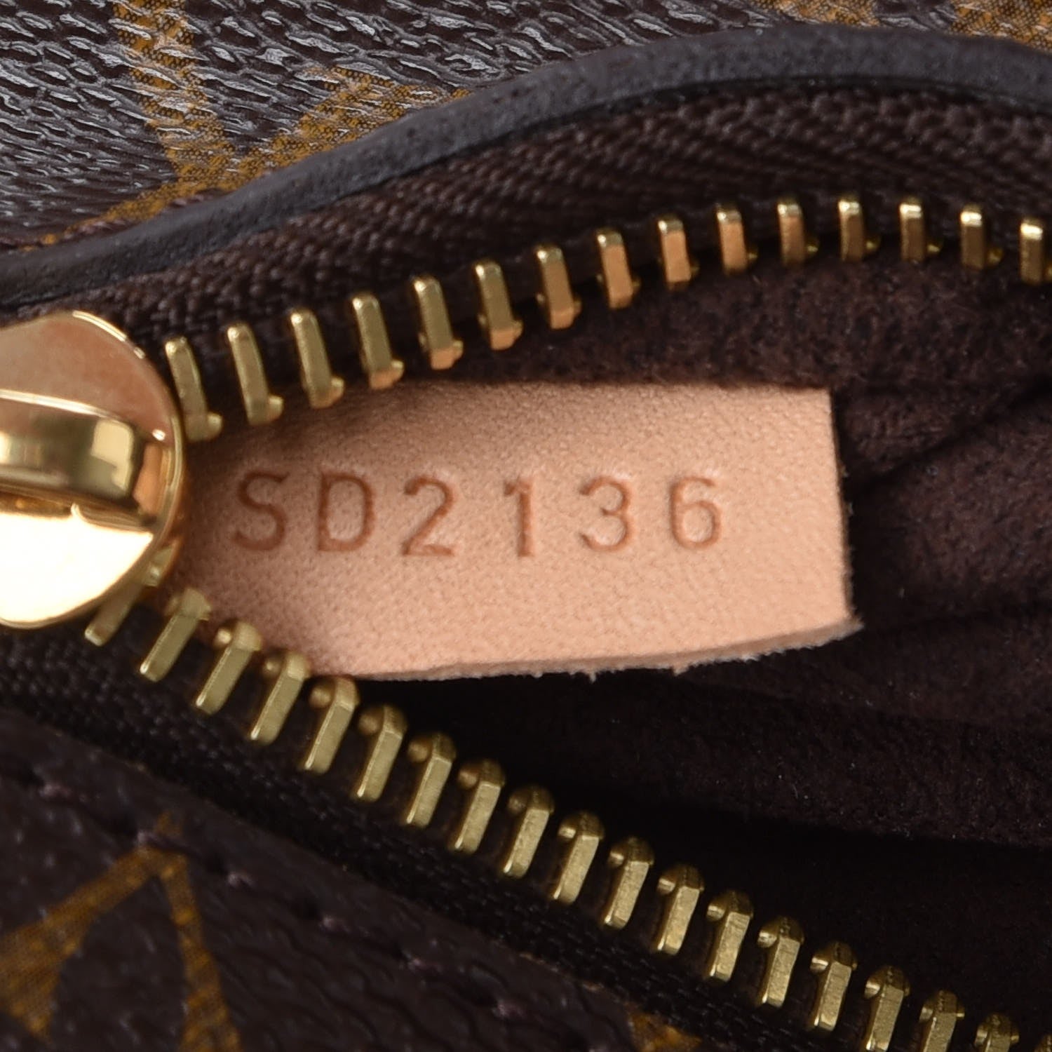 Louis Vuitton Monogram Pochette Metis 7 of 9