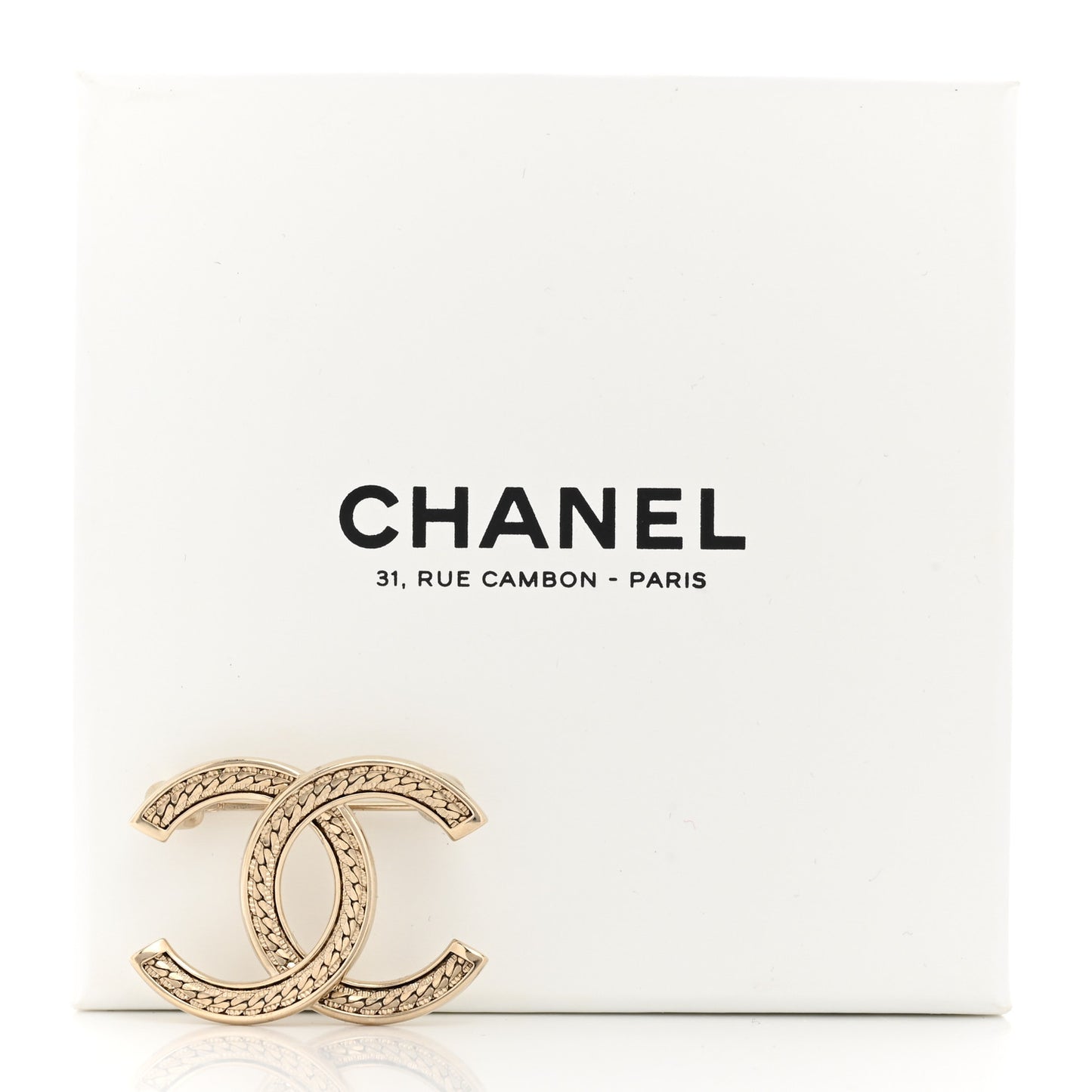 Metal CC Brooch Gold