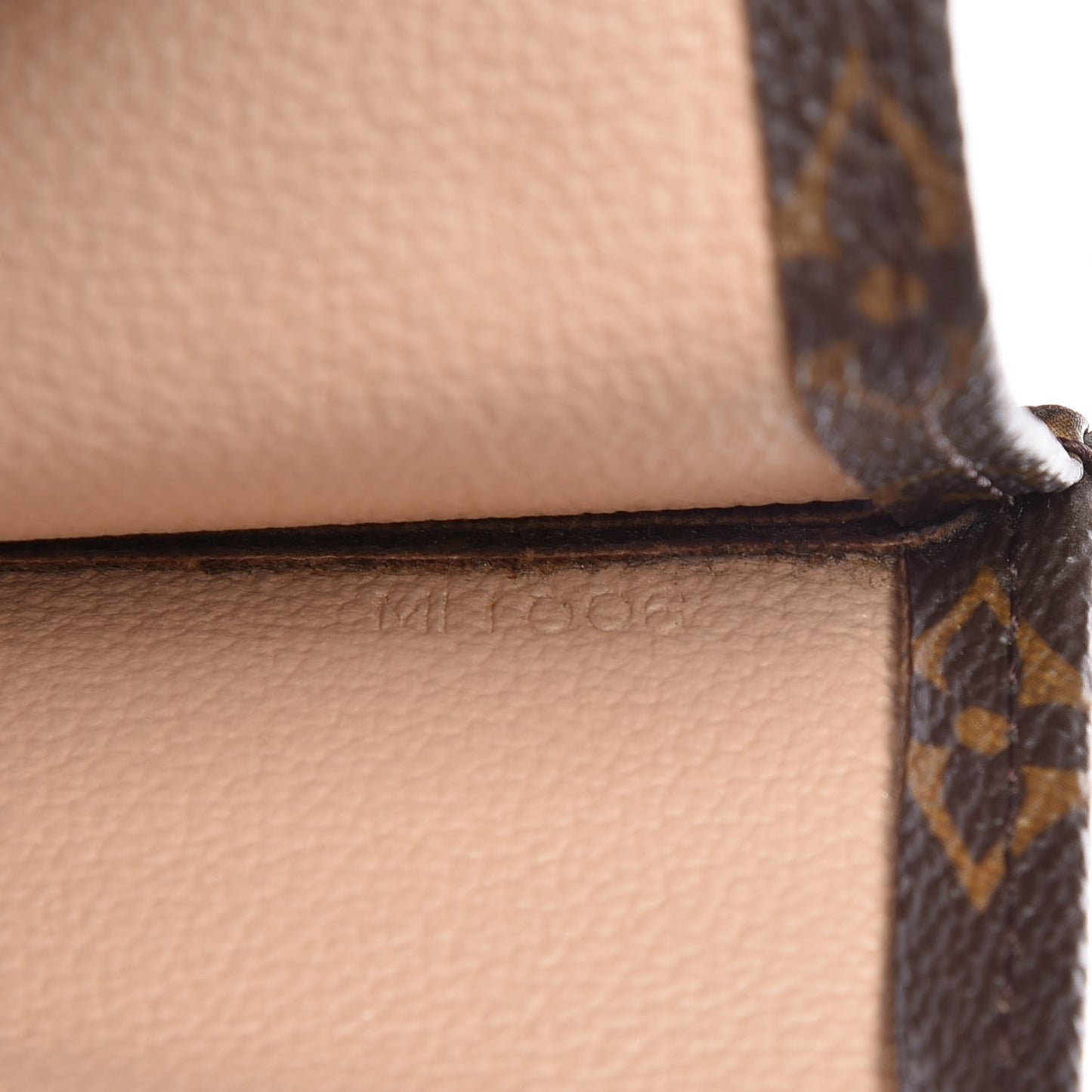 Monogram Sac Plat