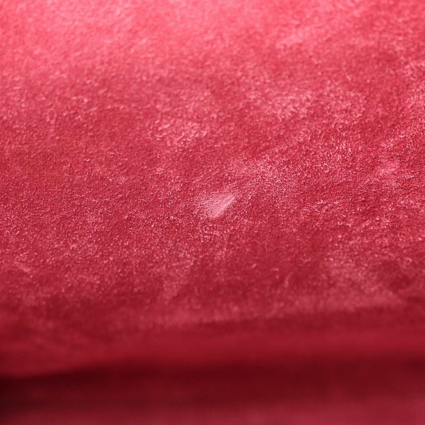 Grained Calfskin Medium Phantom Luggage Fuchsia