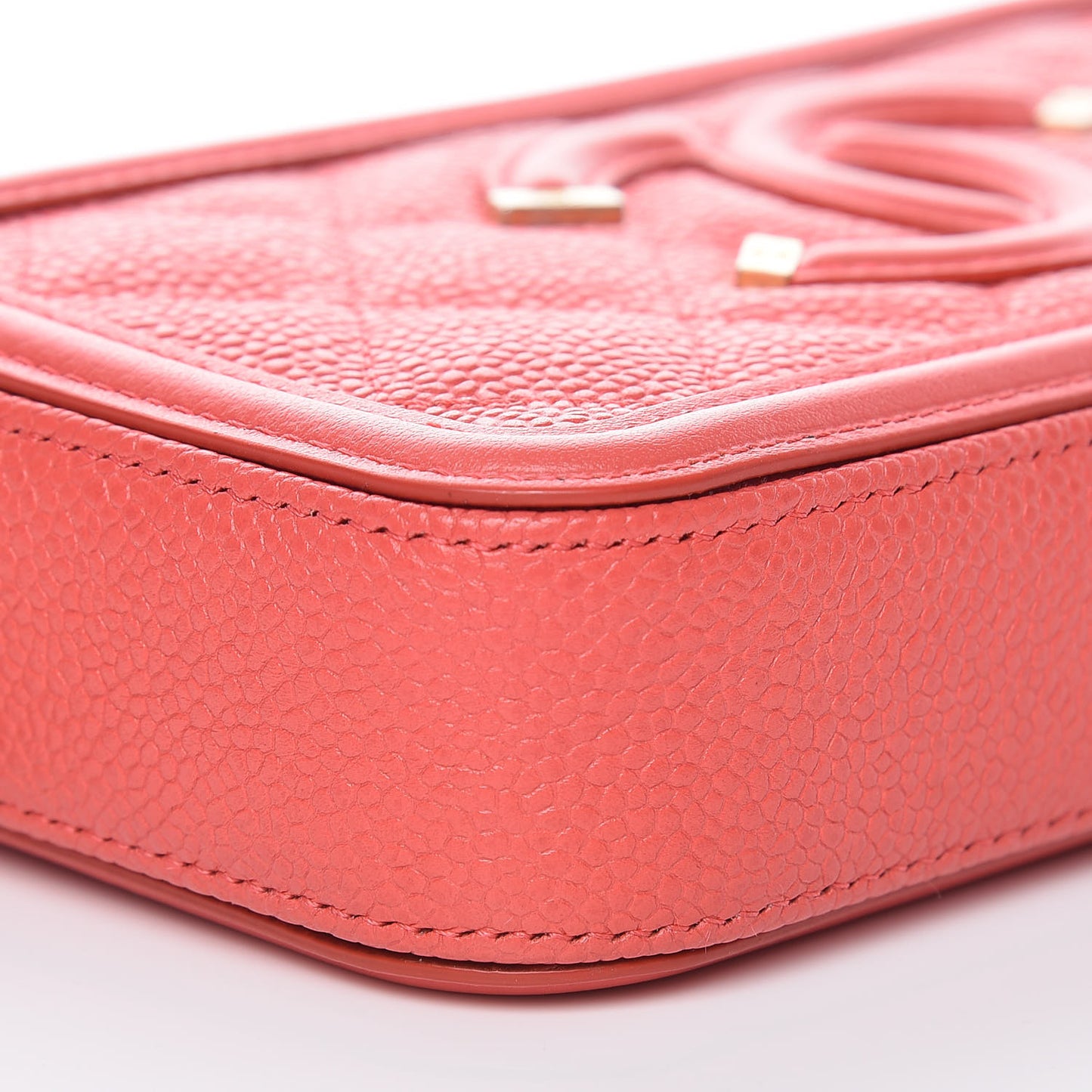 Caviar Quilted CC Filigree Clutch With Chain Red