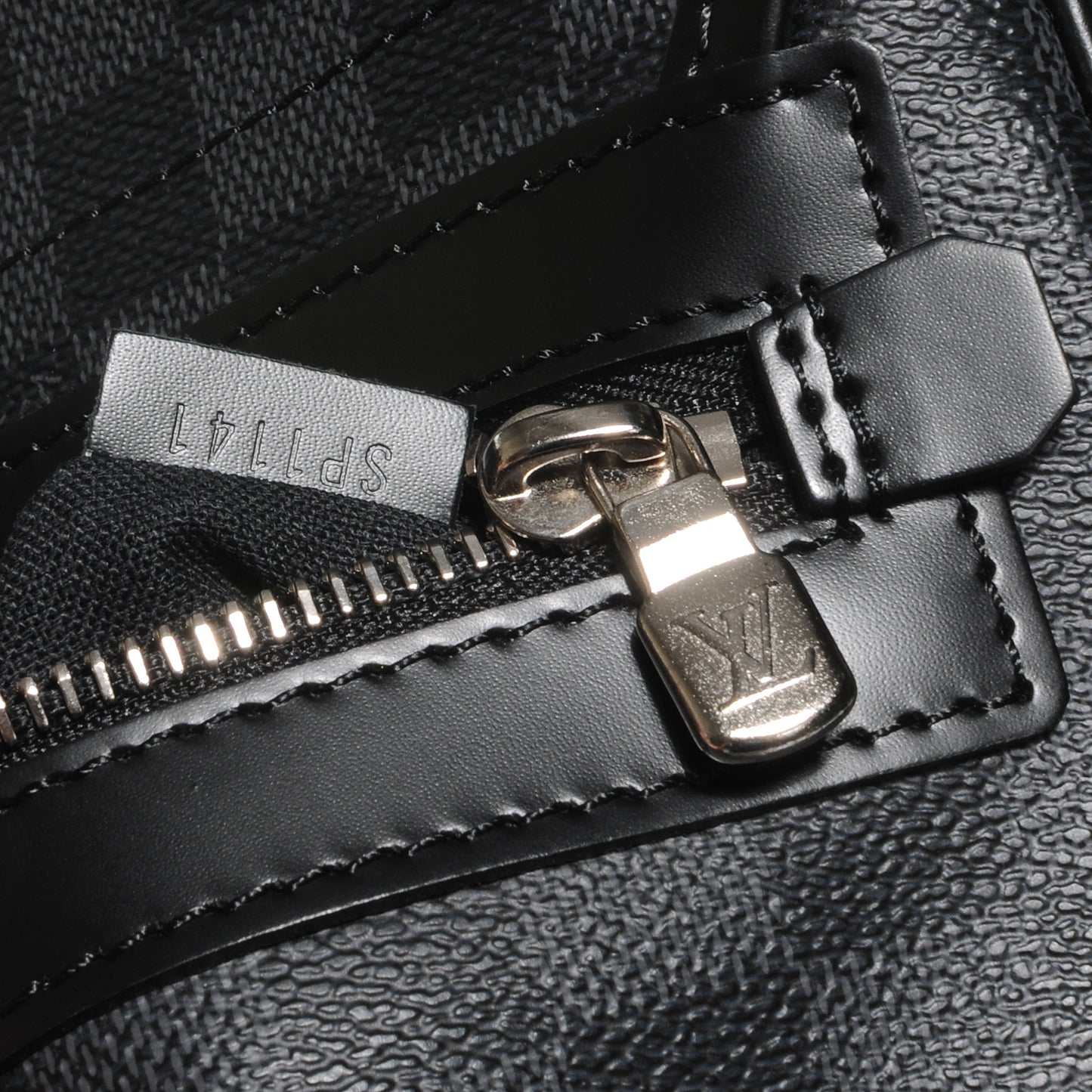 Damier Graphite Daniel GM