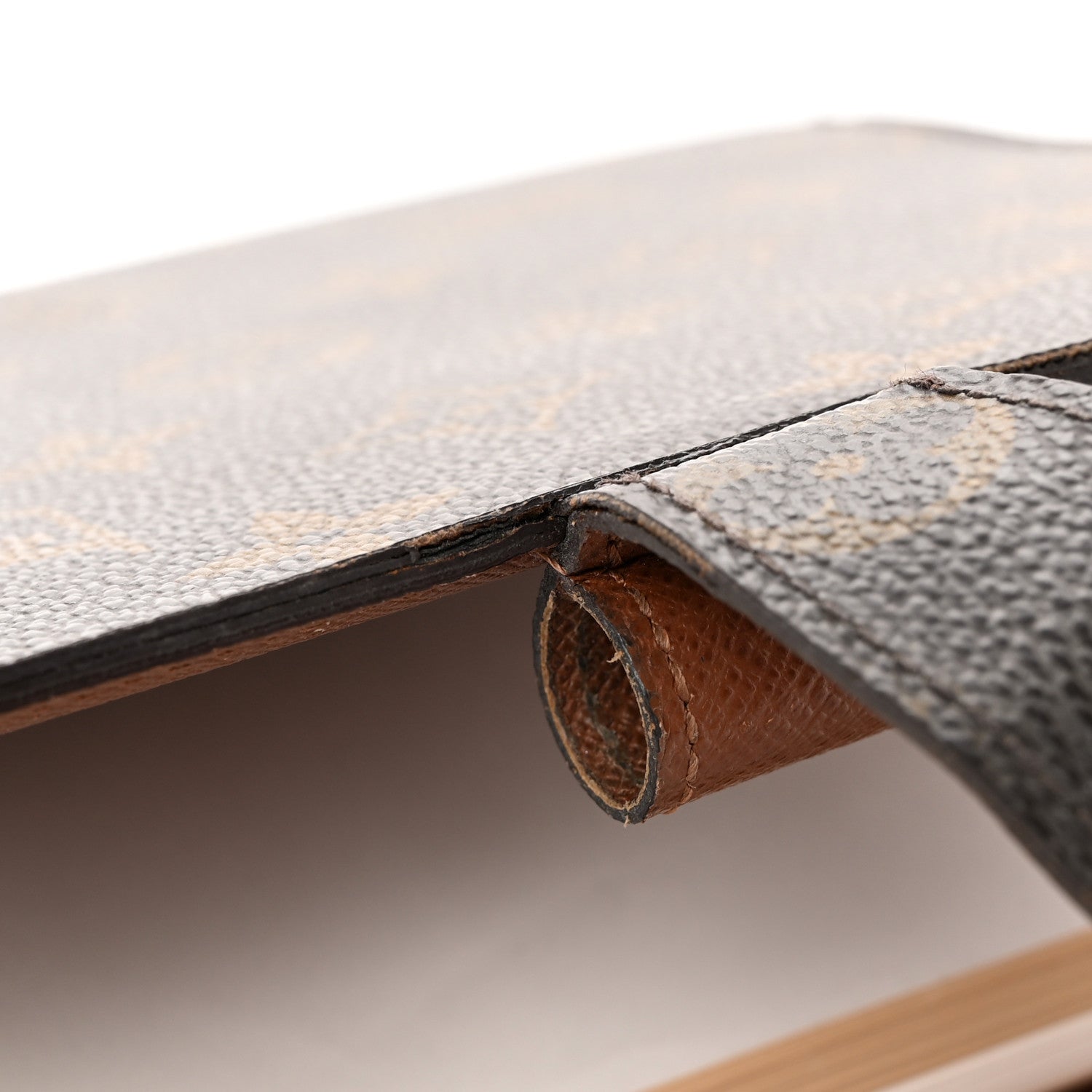 Louis Vuitton Monogram Medium Ring Agenda Cover 11 of 17